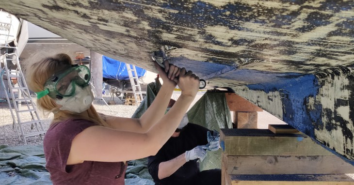 fjerne gammel bundmaling