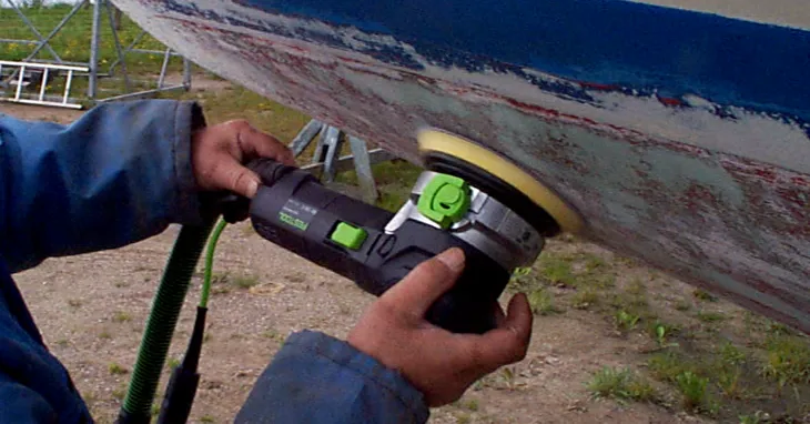 Klargøring til bundmaling